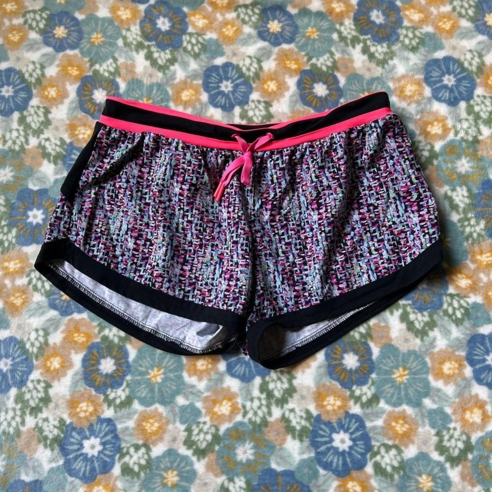 Fabletics Pink and black multicolored colorful gym shorts women's M